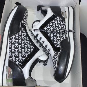 MICHAEL KORS SNEAKERS